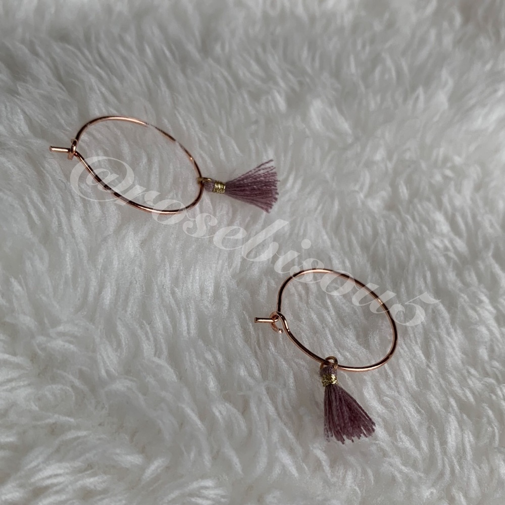 💋🆕Boho Rose Gold Tassel Hoop Earrings - Picture 2 of 3